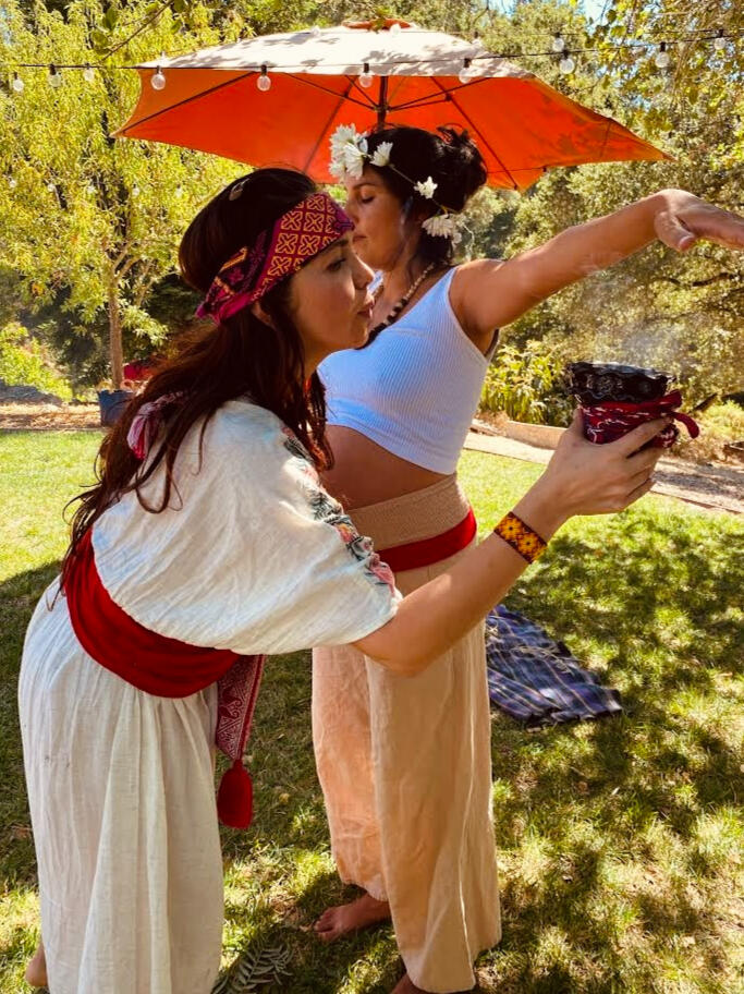 Postpartum Support and community Postpartum mom support doula services